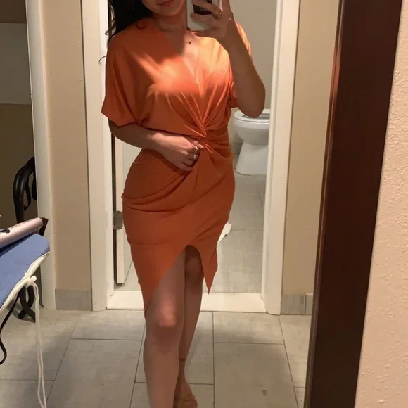 Short sleeve V neck twist front dress - Picture 3 of 4